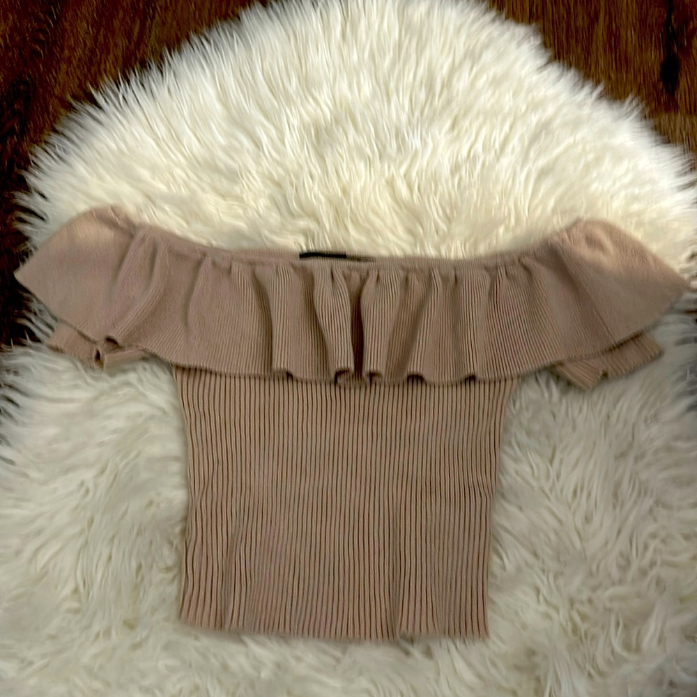 Tan Forever 21 knitted crop top